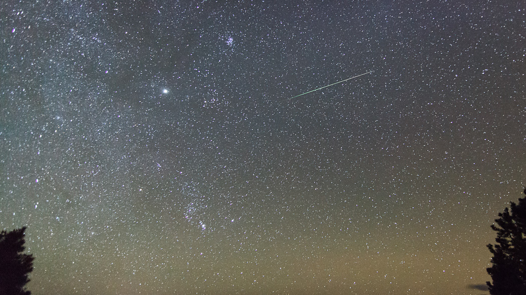 Orionid meteor shower reaches peak through pre