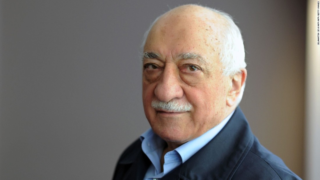 Thousands mourn Fethullah Gülen, a Turkish spiritual leader who died in self