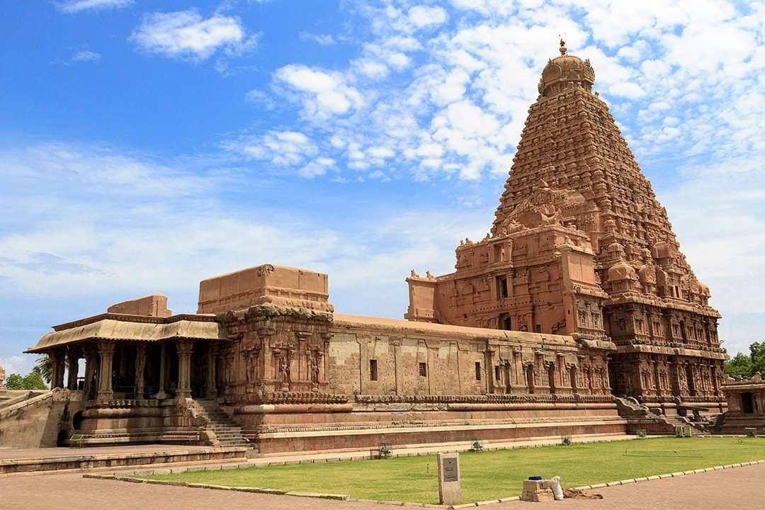 Top 10 Largest Hindu Temples in the World: Iconic Religious Monuments and Architectural Wonders