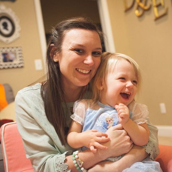 Mum can't believe her eyes as she's handed bill for giving birth in US